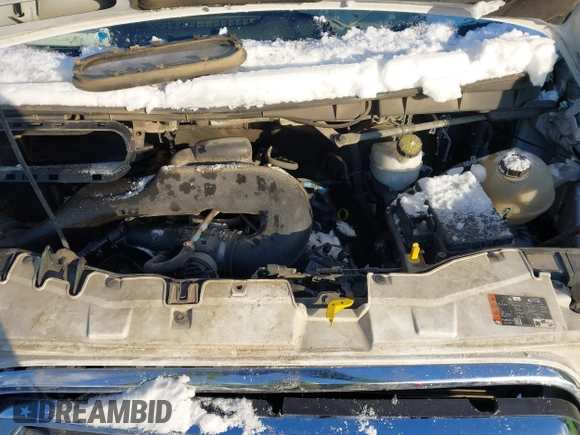 2018 Ford Transit Passenger XL z VIN 1FBAX2CM1JKA97858, wystawiony jako IAAI lot #41285058 z przebiegiem 252 805 mil mil oraz . Historia ofert i sprzedaży dostępna na DreamBid. Obrazek 10.