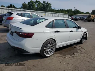 2024 Volkswagen Jetta GLI 40th Anniversary Edition z VIN 3VW8T7BU4RM027535, wystawiony jako Copart lot #64557924 z przebiegiem 16 010 mil mil oraz Szkoda całkowita • Salvage title. Historia ofert i sprzedaży dostępna na DreamBid. Obrazek 3.