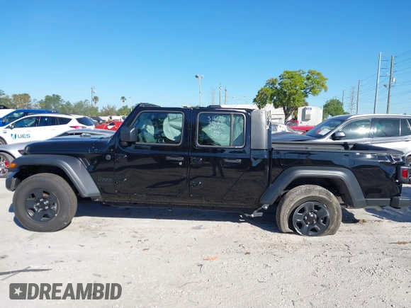 2024 Jeep Gladiator Sport S с VIN 1C6HJTAG6RL111586, выставлен на аукционе IAAI как лот 41833397 с пробегом 2 452 миль миль и . История ставок и продаж доступна на DreamBid. Изображение 15.