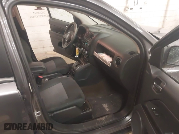 2016 Jeep Compass Sport with VIN 1C4NJDBB1GD626698, listed as a IAAI auction lot 42296053 with 175,772 mi miles and . Bid and sale history available at DreamBid. Image 5.