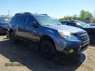 2014 Subaru Outback 2.5i with VIN 4S4BRCACXE3215167, listed as a IAAI auction lot 42117109 with 123,420 mi miles. Bid and sale history available at carsss.com. Image 1.