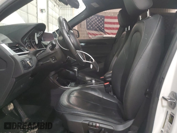 2018 BMW X1 sDrive28i with VIN WBXHU7C36J5H44086, listed as a Copart auction lot 47807655 with 131,306 mi miles and Salvage Title. Bid and sale history available at carsss.com. Image 7.