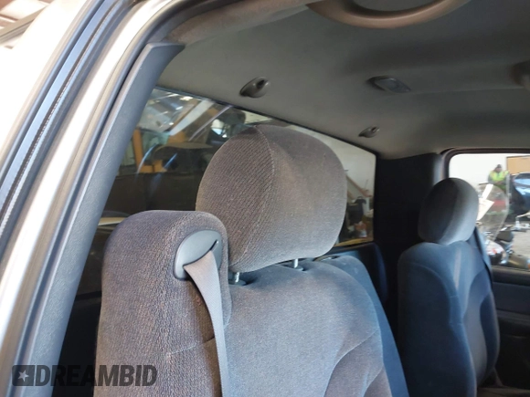 2000 GMC Sierra 1500 SLE with VIN 1GTEK14T6YZ342215, listed as a IAAI auction lot 42023647 with 142,649 mi miles and . Bid and sale history available at DreamBid. Image 8.