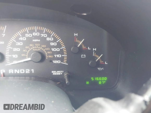 2003 Ford Expedition Special Service with VIN 1FMPU15L13LB57143, listed as a IAAI auction lot 42031718 with 516,600 mi miles. Bid and sale history available at carsss.com. Image 7.