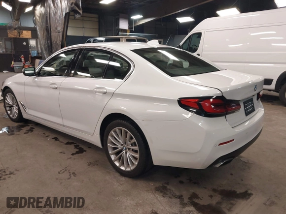 2021 BMW 5 Series 530i z VIN WBA53BH02MCF80188, wystawiony jako IAAI lot #41123753 z przebiegiem 72 730 mil mil oraz . Historia ofert i sprzedaży dostępna na DreamBid. Obrazek 3.