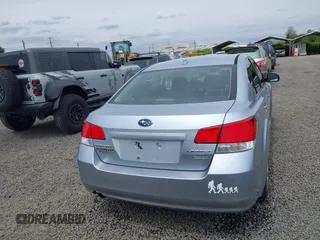 2014 Subaru Legacy Premium z VIN 4S3BMBC64E3035526, wystawiony jako IAAI lot #42254628 z przebiegiem 113 297 mil mil oraz . Historia ofert i sprzedaży dostępna na DreamBid. Obrazek 16.