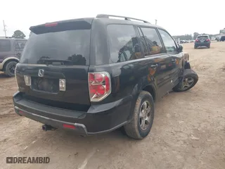 2006 Honda Pilot EX-L with RES with VIN 5FNYF28656B018946, listed as a IAAI auction lot 41539048 with 193,923 mi miles. Bid and sale history available at carsss.com. Image 4.