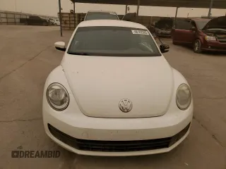 2012 Volkswagen Beetle 2.5L w/Sound/Nav PZEV with VIN 3VWJP7AT2CM642252, listed as a Copart auction lot 48182585 with 141,778 mi miles and Salvage Title. Bid and sale history available at carsss.com. Image 5.