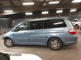 2007 Honda Odyssey EX-L with VIN 5FNRL38687B102568, listed as a IAAI auction lot 41991054 with 243,896 mi miles. Bid and sale history available at carsss.com. Image 14.