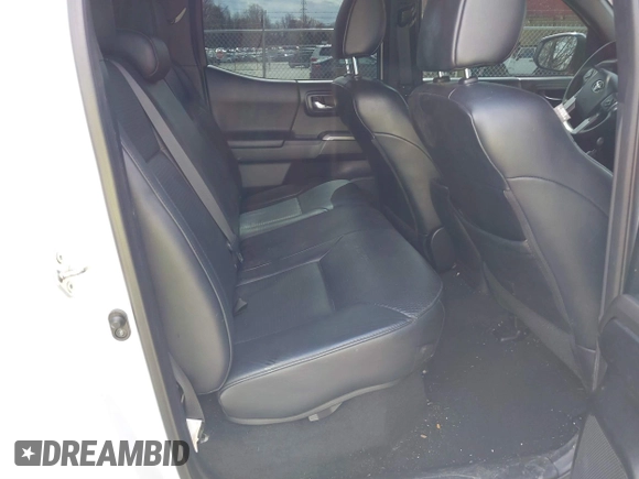 2018 Toyota Tacoma SR with VIN 3TMGZ5AN1JM150189, listed as a IAAI auction lot 41814119 with 109,014 mi miles. Bid and sale history available at carsss.com. Image 8.