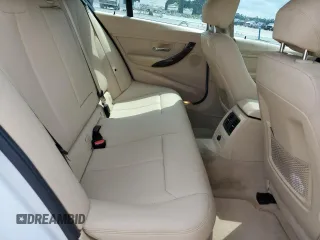 2015 BMW 3 Series 328i xDrive с VIN WBA3B5G56FNS19222, выставлен на аукционе Copart как лот 54548145 с пробегом 95 087 миль миль и Списание • Salvage title. История ставок и продаж доступна на DreamBid. Изображение 10.