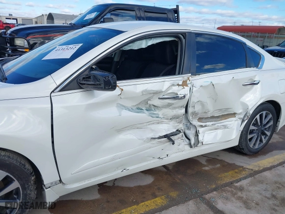 2017 Nissan Altima 2.5 SV with VIN 1N4AL3AP2HC219101, listed as a IAAI auction lot 41313212 with 98,092 mi miles. Bid and sale history available at carsss.com. Image 6.