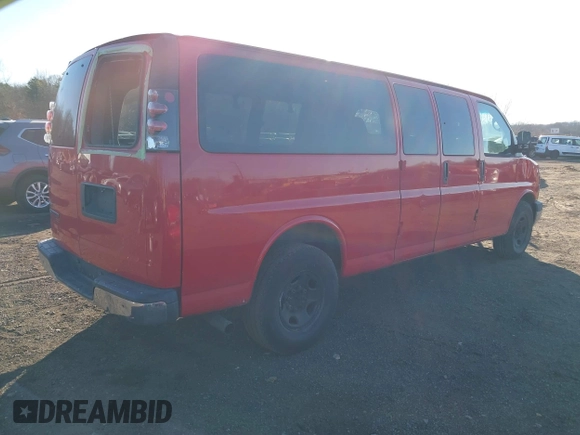 2012 Chevrolet Express Passenger 1LT z VIN 1GAZG1FG8C1109469, wystawiony jako IAAI lot #41319826 z przebiegiem 246 801 mil mil oraz . Historia ofert i sprzedaży dostępna na DreamBid. Obrazek 4.