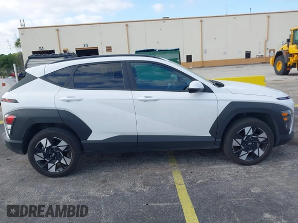 2024 Hyundai Kona SEL with VIN KM8HCCABXRU042463, listed as a IAAI auction lot 42090998 with 33,512 mi miles. Bid and sale history available at carsss.com. Image 13.