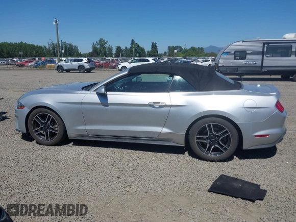 2018 Ford Mustang EcoBoost Premium z VIN 1FATP8UH9J5110286, wystawiony jako IAAI lot #42632454 z przebiegiem 60 355 mil mil oraz . Historia ofert i sprzedaży dostępna na DreamBid. Obrazek 14.