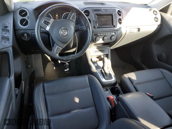 2017 Volkswagen Tiguan S with VIN WVGAV7AX0HK023767, listed as a Copart auction lot 88300635 with 135,547 mi miles and Clean title. Bid and sale history available at DreamBid. Image 8.