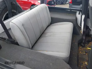 1995 Jeep Wrangler z VIN 1J4FY29S1SP206760, wystawiony jako IAAI lot #42326399 z przebiegiem 55 278 mil mil oraz . Historia ofert i sprzedaży dostępna na DreamBid. Obrazek 8.