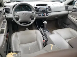 2004 Toyota Camry LE z VIN 4T1BE32KX4U380789, wystawiony jako Copart lot #57142645 z przebiegiem 226 106 mil mil oraz Szkoda całkowita • Salvage title. Historia ofert i sprzedaży dostępna na DreamBid. Obrazek 8.