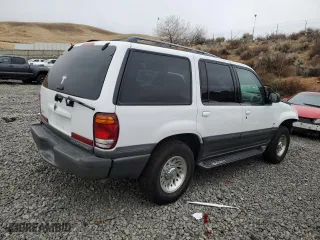 2000 Mercury Mountaineer with VIN 4M2ZU86P9YUJ19811, listed as a Copart auction lot 82211724 with 251,761 mi miles and Salvage Title. Bid and sale history available at carsss.com. Image 3.
