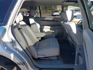 2006 Mercedes-Benz R-Class 3.5L with VIN 4JGCB65E16A021825, listed as a IAAI auction lot 41705142 with 152,886 mi miles. Bid and sale history available at carsss.com. Image 8.
