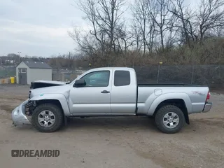 2009 Toyota Tacoma with VIN 5TEUU42NX9Z633141, listed as a IAAI auction lot 41911512 with 102,602 mi miles. Bid and sale history available at carsss.com. Image 14.