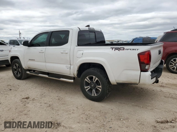 2018 Toyota Tacoma SR5 z VIN 5TFAZ5CNXJX065932, wystawiony jako Copart lot #52046845 z przebiegiem 61 980 mil mil oraz Szkoda całkowita • Salvage title. Historia ofert i sprzedaży dostępna na DreamBid. Obrazek 2.