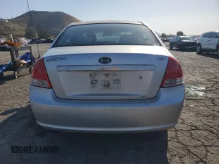 2008 Kia Spectra EX z VIN KNAFE122485540611, wystawiony jako Copart lot #56258515 z przebiegiem 197 475 mil mil oraz Szkody całkowita. Historia ofert i sprzedaży dostępna na DreamBid. Obrazek 6.