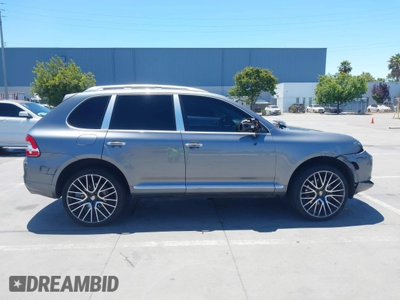 2005 Porsche Cayenne S с VIN WP1AB29PX5LA62410, выставлен на аукционе IAAI как лот 42692213 с пробегом 145 134 миль миль и . История ставок и продаж доступна на DreamBid. Изображение 13.