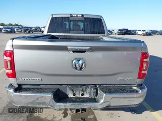 2019 Ram 2500 Laramie with VIN 3C6UR5NL5KG701954, listed as a IAAI auction lot 41030753 with 183,756 mi miles. Bid and sale history available at carsss.com. Image 17.