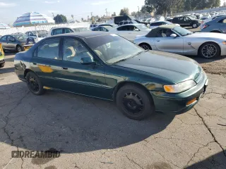 1995 Honda Accord LX с VIN 1HGCD5633SA021651, выставлен на аукционе Copart как лот 84074764 с пробегом 137 788 миль миль и Списание • Salvage title. История ставок и продаж доступна на DreamBid. Изображение 4.