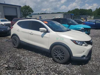 2017 Nissan Rogue SV with VIN JN1BJ1CR6HW106776, listed as a Copart auction lot 59682825 with 106,195 mi miles and Salvage title. Bid and sale history available at DreamBid. Image 4.