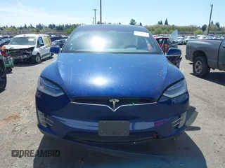 2017 Tesla Model X 90D z VIN 5YJXCDE23HF077126, wystawiony jako IAAI lot #42035067 z przebiegiem Nie podano mil oraz . Historia ofert i sprzedaży dostępna na DreamBid. Obrazek 12.