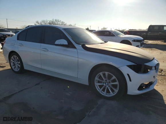 2018 BMW 3 Series 320i xDrive with VIN WBA8A3C51JA505708, listed as a Copart auction lot 85457954 with 44,600 mi miles and Clean Title. Bid and sale history available at carsss.com. Image 4.