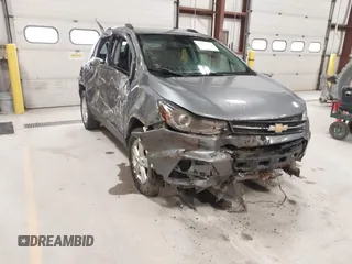 2019 Chevrolet Trax LT with VIN KL7CJPSB8KB937572, listed as a IAAI auction lot 42032722 with 103,132 mi miles. Bid and sale history available at carsss.com. Image 6.
