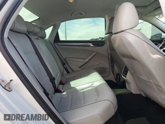 2018 Volkswagen Passat SE с VIN 1VWBA7A3XJC049288, выставлен на аукционе Copart как лот 53351575 с пробегом 94 808 миль миль и Списание • Salvage title. История ставок и продаж доступна на DreamBid. Изображение 10.
