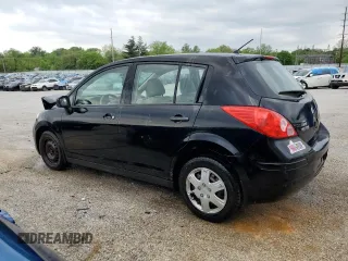 2009 Nissan Versa S z VIN 3N1BC13E19L447131, wystawiony jako Copart lot #54858845 z przebiegiem 190 029 mil mil oraz Nie do naprawy • Non repairable. Historia ofert i sprzedaży dostępna na DreamBid. Obrazek 2.