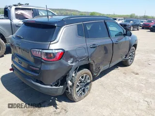 2021 Jeep Compass Trailhawk with VIN 3C4NJDDB8MT529176, listed as a IAAI auction lot 41984762 with 122,412 mi miles and . Bid and sale history available at DreamBid. Image 4.