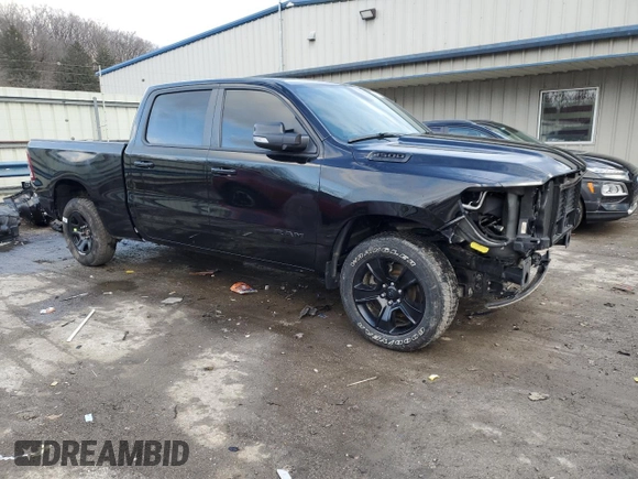 2022 Ram 1500 Big Horn z VIN 1C6SRFMT0NN294989, wystawiony jako Copart lot #47314515 z przebiegiem 46 063 mil mil oraz Szkoda całkowita • Salvage title. Historia ofert i sprzedaży dostępna na DreamBid. Obrazek 4.