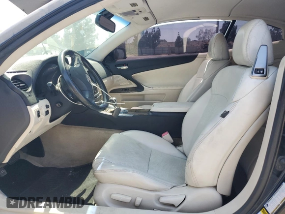 2010 Lexus IS 250 C z VIN JTHFF2C26A2514117, wystawiony jako Copart lot #61644135 z przebiegiem 125 940 mil mil oraz Szkoda całkowita • Salvage title. Historia ofert i sprzedaży dostępna na DreamBid. Obrazek 7.