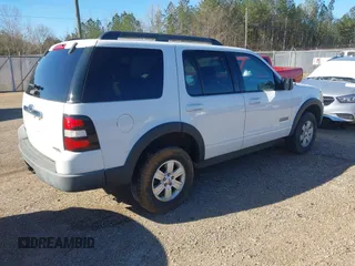 2007 Ford Explorer XLT with VIN 1FMEU63E27UA69436, listed as a IAAI auction lot 41777443 with 215,975 mi miles. Bid and sale history available at carsss.com. Image 4.