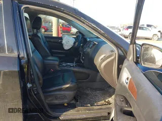 2014 Nissan Pathfinder SV z VIN 5N1AR2MM6EC701355, wystawiony jako IAAI lot #41535352 z przebiegiem 113 779 mil mil oraz . Historia ofert i sprzedaży dostępna na DreamBid. Obrazek 5.