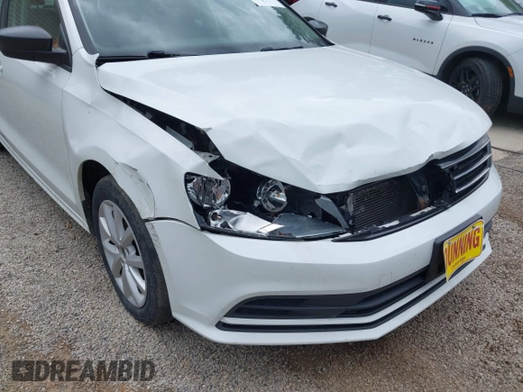 2015 Volkswagen Jetta SE z VIN 3VWD17AJ8FM323116, wystawiony jako IAAI lot #42246679 z przebiegiem 175 446 mil mil oraz . Historia ofert i sprzedaży dostępna na DreamBid. Obrazek 6.