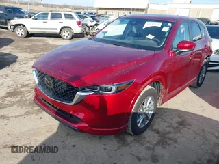 2024 Mazda CX-5 S Carbon Edition z VIN JM3KFBCL1R0432674, wystawiony jako IAAI lot #41287310 z przebiegiem 10 526 mil mil oraz . Historia ofert i sprzedaży dostępna na DreamBid. Obrazek 2.