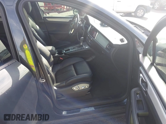 2021 Porsche Macan with VIN WP1AA2A57MLB15639, listed as a IAAI auction lot 41805322 with 41,568 mi miles and . Bid and sale history available at DreamBid. Image 5.