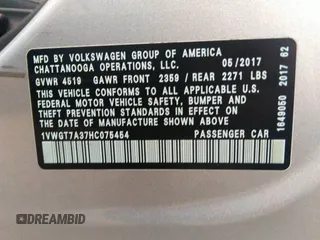 2017 Volkswagen Passat SE z VIN 1VWGT7A37HC075454, wystawiony jako IAAI lot #40572637 z przebiegiem 44 818 mil mil oraz . Historia ofert i sprzedaży dostępna na DreamBid. Obrazek 9.