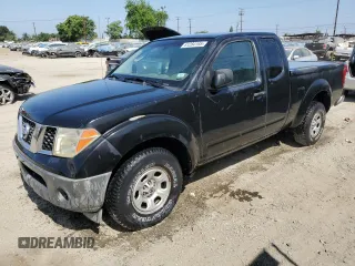2005 Nissan Frontier XE z VIN 1N6BD06T35C462991, wystawiony jako Copart lot #61284165 z przebiegiem 164 262 mil mil oraz Czysty tytuł • Clean title. Historia ofert i sprzedaży dostępna na DreamBid. Obrazek 1.