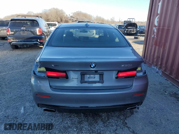 2021 BMW 5 Series 530i xDrive with VIN WBA13BJ06MCF12999, listed as a Copart auction lot 43918855 with 26,587 mi miles and Salvage Title. Bid and sale history available at carsss.com. Image 6.