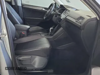 2024 Volkswagen Tiguan SE с VIN 3VV3B7AX9RM106728, выставлен на аукционе IAAI как лот 42845194 с пробегом 23 946 миль миль и . История ставок и продаж доступна на DreamBid. Изображение 7.