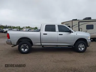 2013 Ram 2500 Tradesman z VIN 3C6TR5CT1DG562584, wystawiony jako IAAI lot #41958471 z przebiegiem 185 426 mil mil oraz . Historia ofert i sprzedaży dostępna na DreamBid. Obrazek 13.