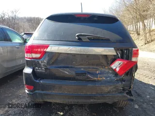 2013 Jeep Grand Cherokee Laredo with VIN 1C4RJFAG4DC653079, listed as a IAAI auction lot 41726726 with 152,356 mi miles. Bid and sale history available at carsss.com. Image 17.